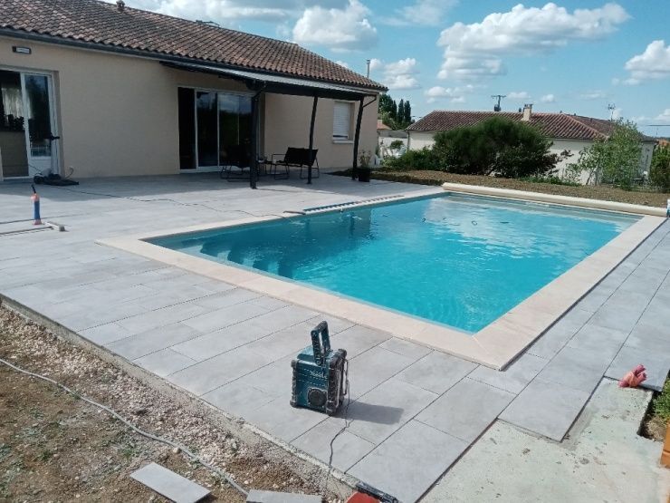 Pose de carrelage à Neuville de Poitou